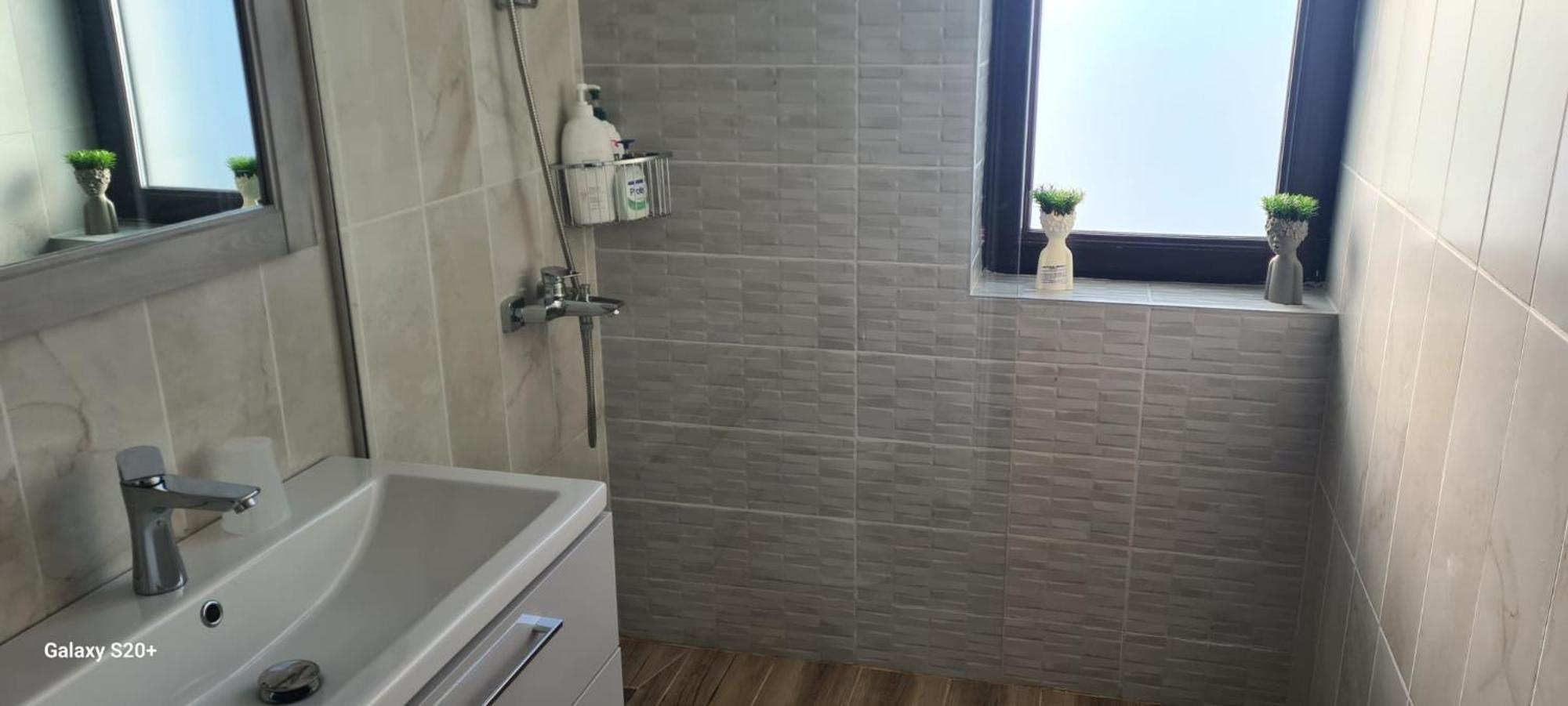דירות Râmnicu Vâlcea Apartament Lucian מראה חיצוני תמונה
